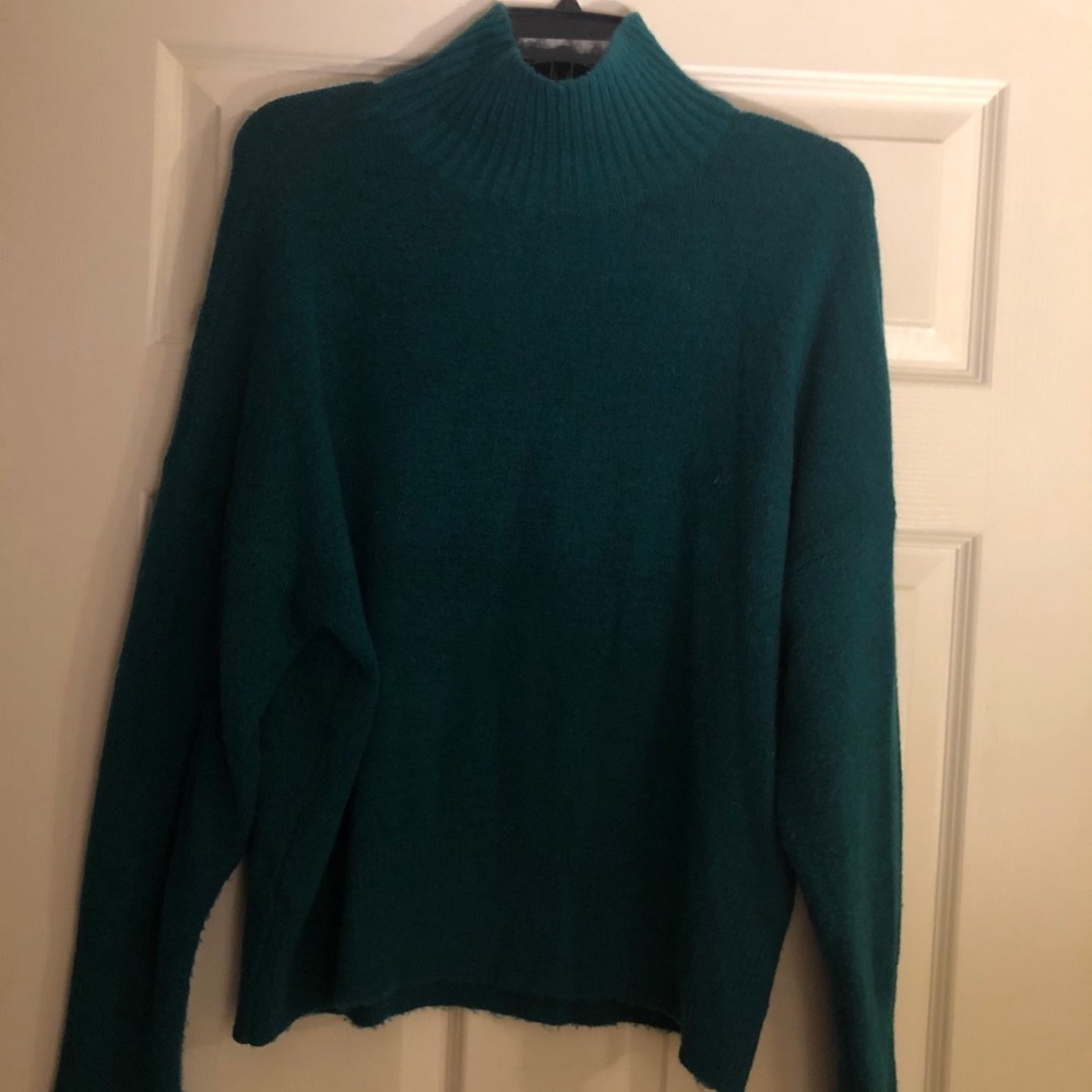 EXPRESS green mock neck slouchy sweater size small